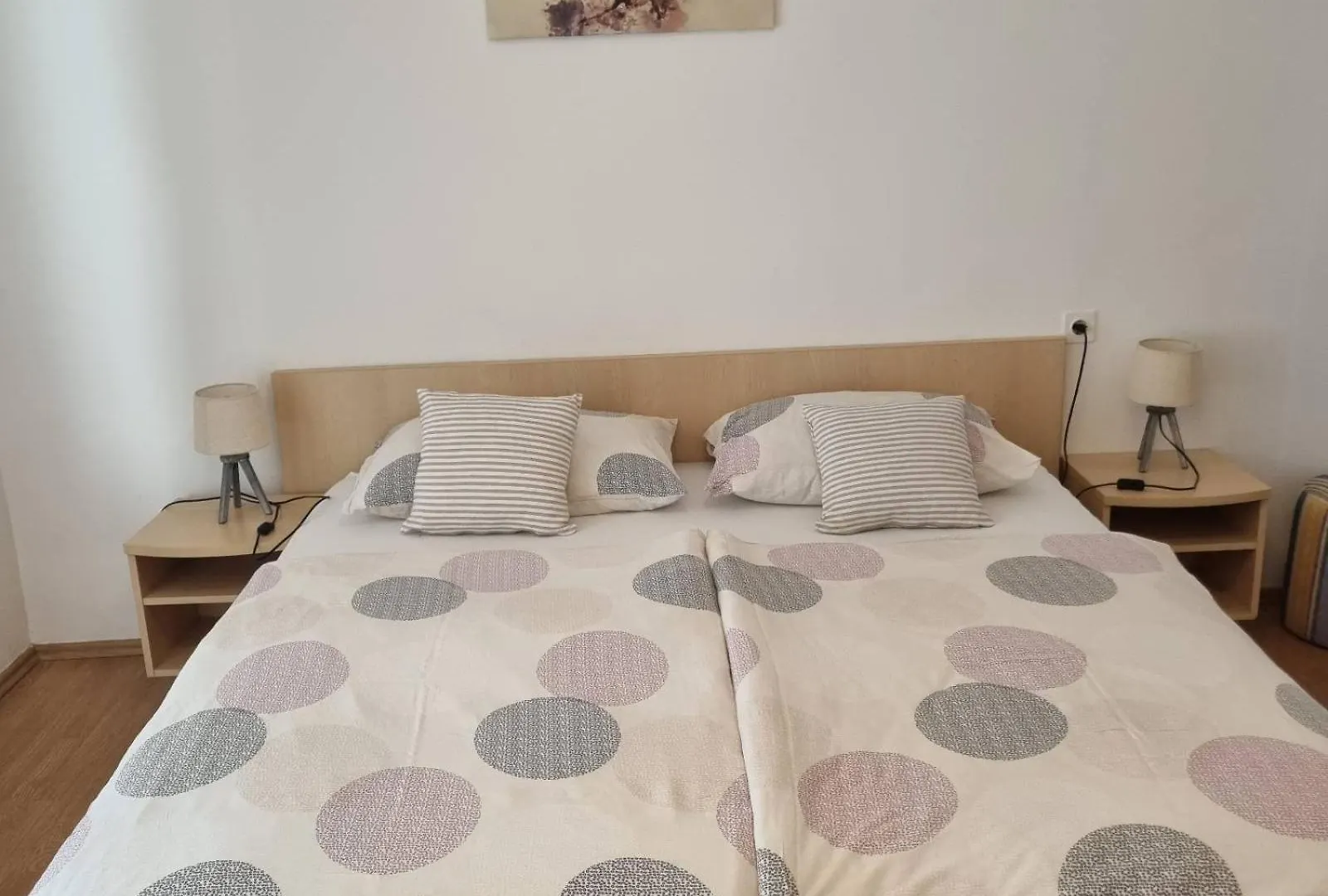 Apartmani Gero Lopar 0*,