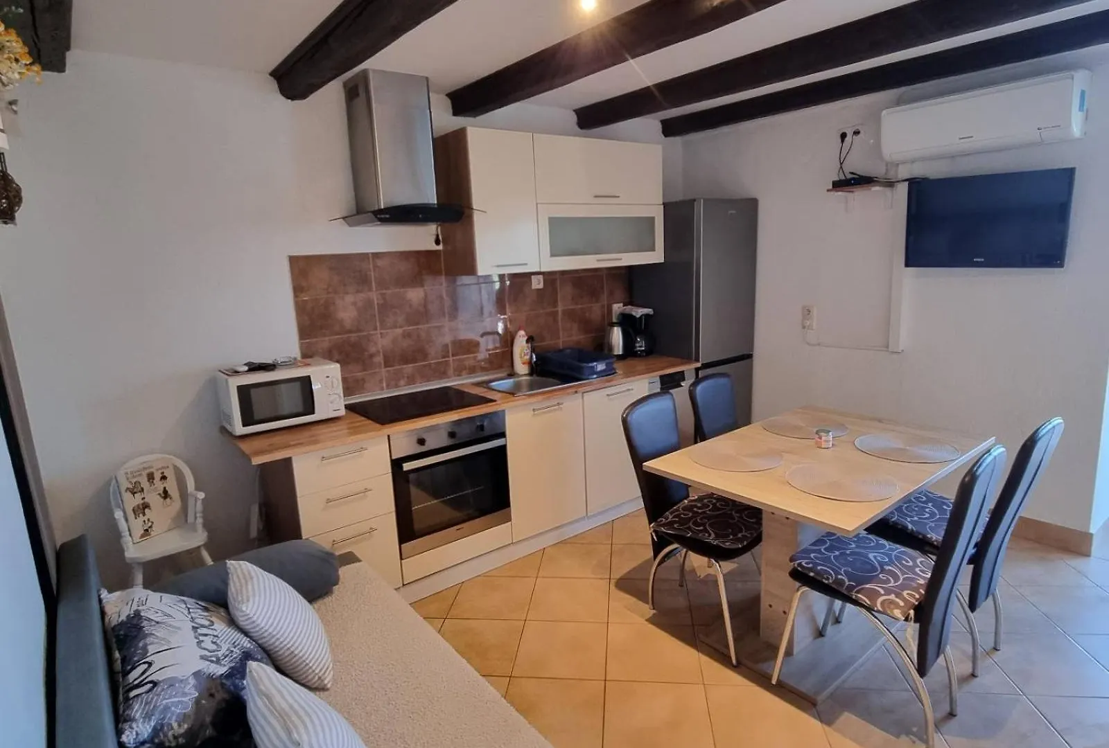Apartmani Gero 로파르 아파트