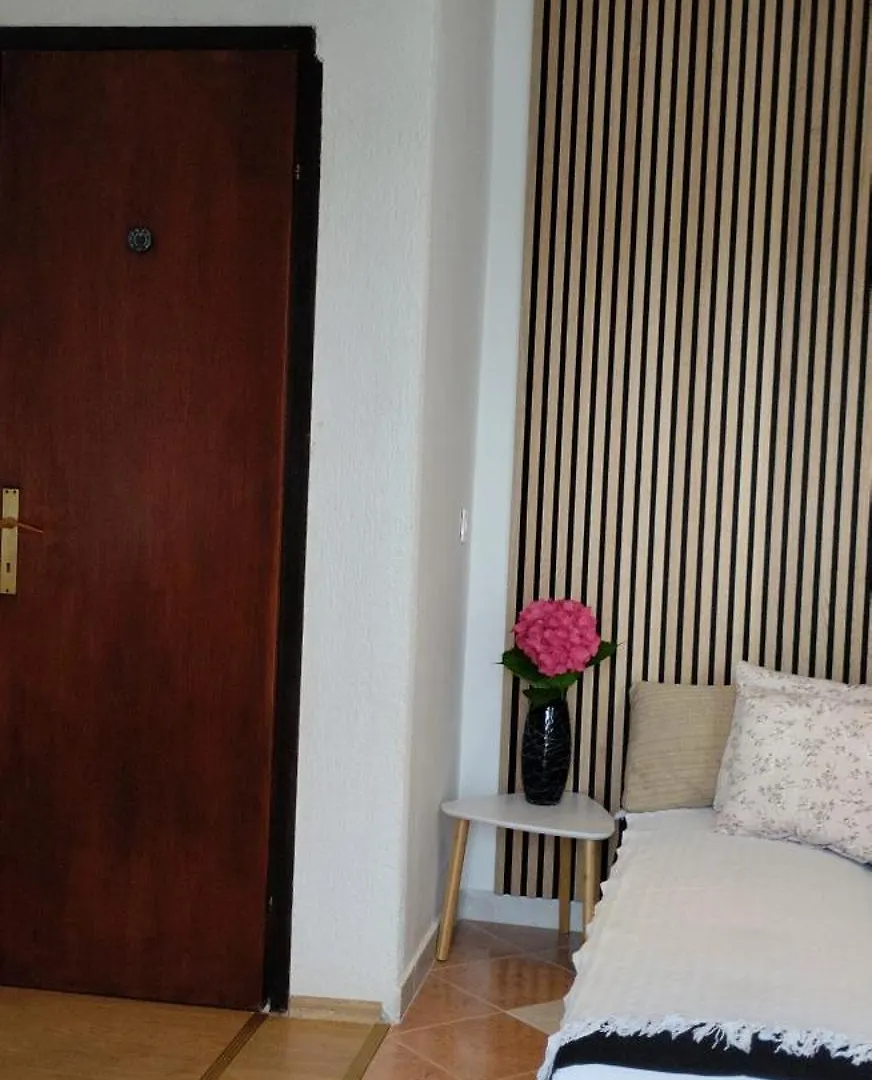 아파트 Apartmani Gero 로파르